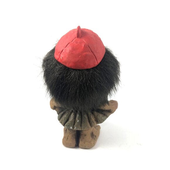 Nyfoam Lady Troll with Ball Cap - Picture 4 of 7